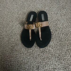 Gucci Women's Tan and Black Sandals